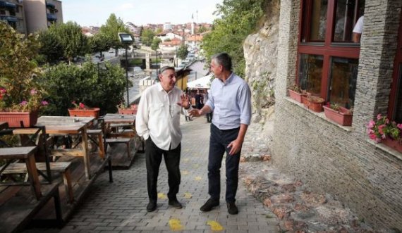 Veseli takohet me Kryetarin e Bashkësisë Hebraike të Kosovës, e uron për njohjen nga Izraeli