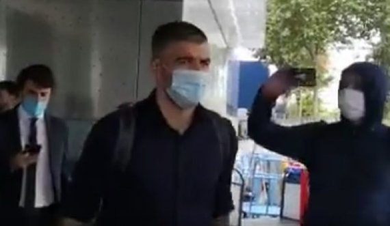 Ka mbetur vetëm zyrtarizimi, Kolarov arrin në Milano