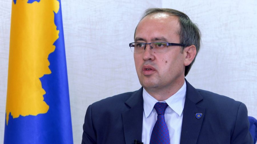 Hoti: Kosova dhe Serbia po i përafrojnë qëndrimet, ka progres në draftimin e marrëveshjes finale