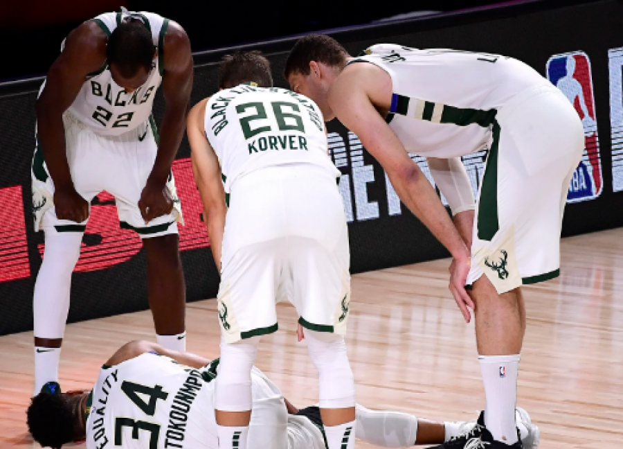NBA: Bucks fitojnë ndaj Miami Heat, por e humbin Antetokounmposin 