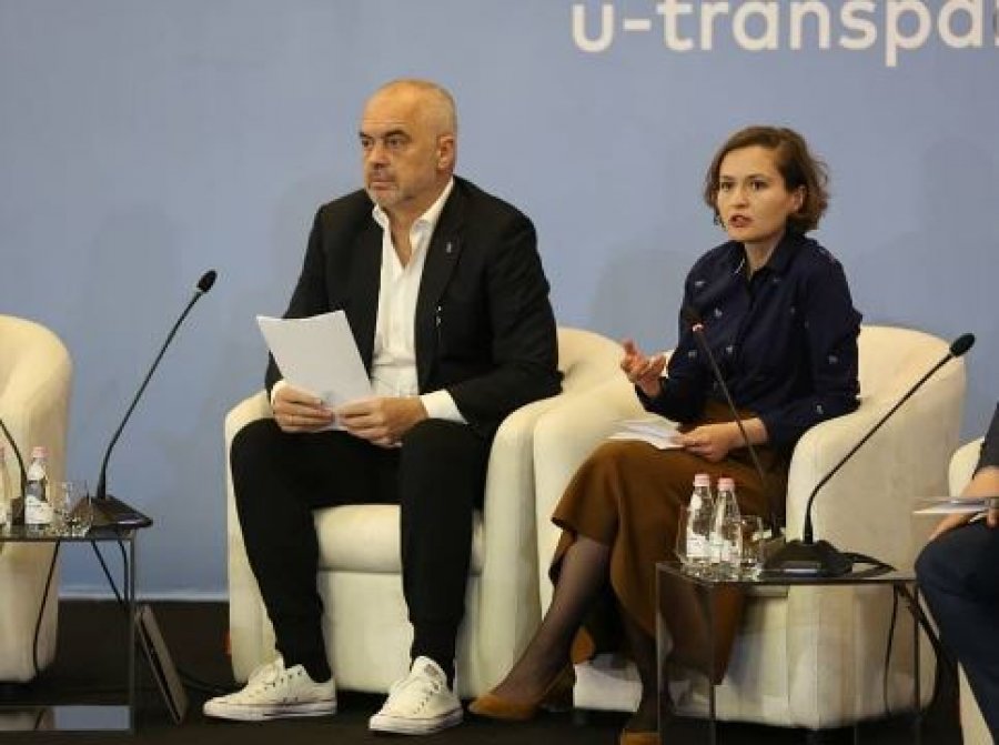 Ministrja Shahini thotë se do të largohet nga Shqipëria, “E kam lajmëruar edhe Kryeministrin”