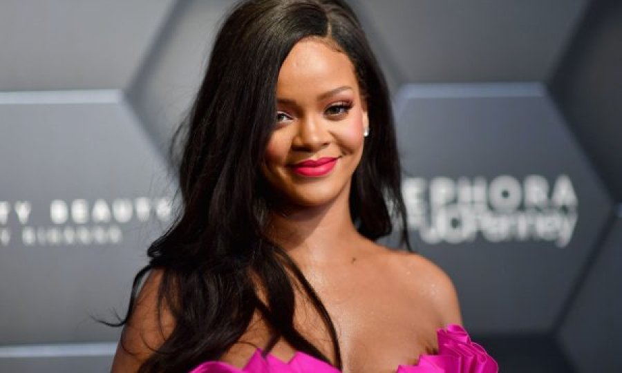 Rihanna festoi ditëlindjen, a e dini sa vjet ka mbushur?
