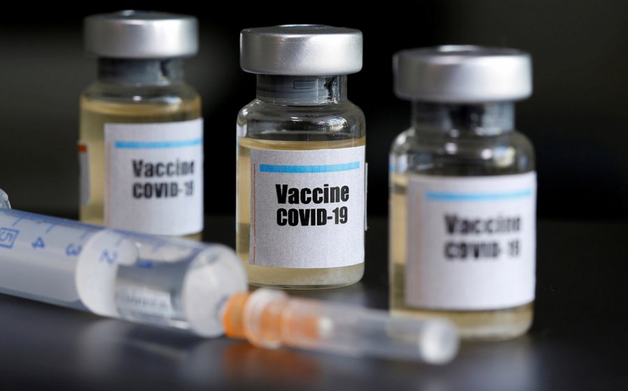 Mësuesit rusë nisin peticion kundër marrjes së detyrueshme të vaksinës për Covid-19