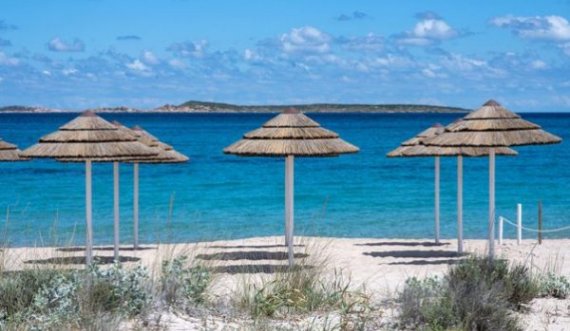 Mori rërë me vete, turisti francez e pëson keq në Sardenjë