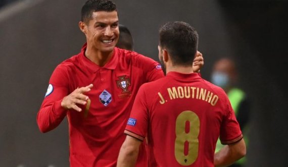 Ronaldo, futbollisti i dytë në histori që shënon 100 gola për Kombëtare