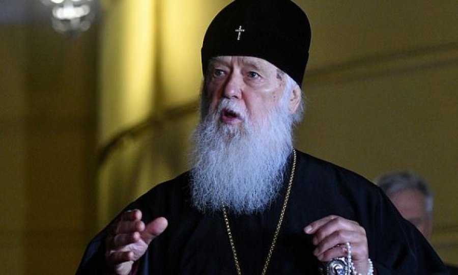 Patriarku që fajësonte personat LGBT për Covid-19 infektohet edhe vetë