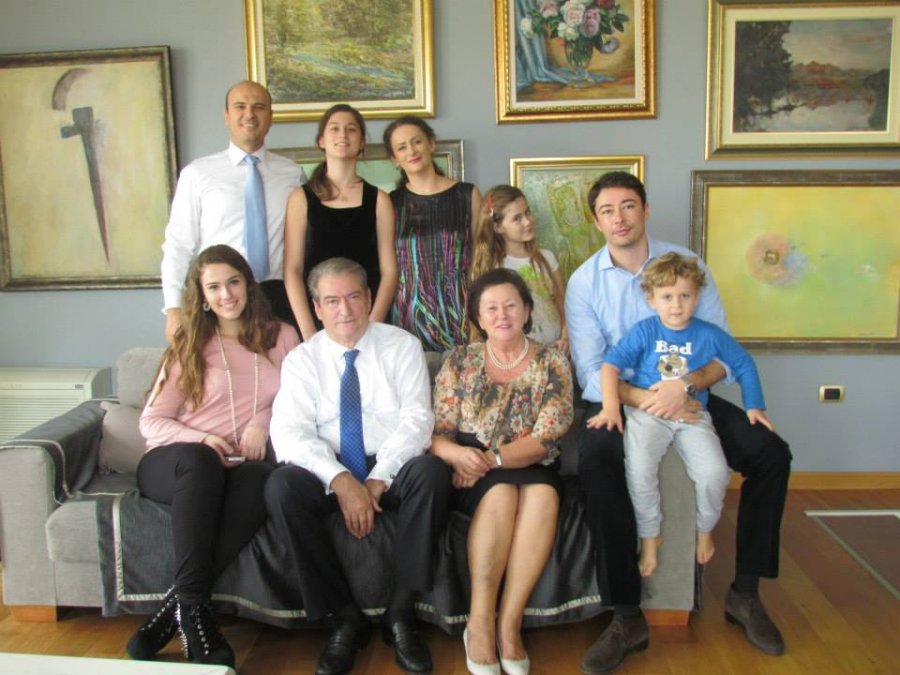 Vila në det, apartamente, zyra dhe para, Ja sa pasuri ka Sali Berisha dhe fëmijët e tij