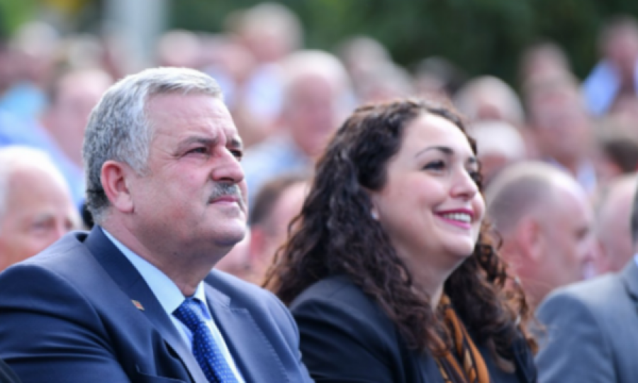 Agim Veliu godet Vjosa Osmanin: Nuk mbahet mend kërcimi i kryetarit të Parlamentit në parti tjera