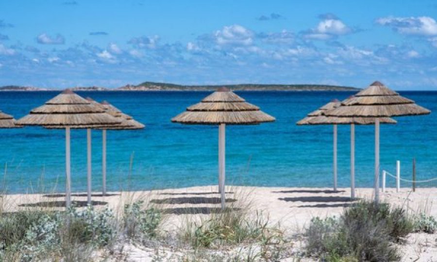 Mori rërë me vete, turisti francez e pëson keq në Sardenjë