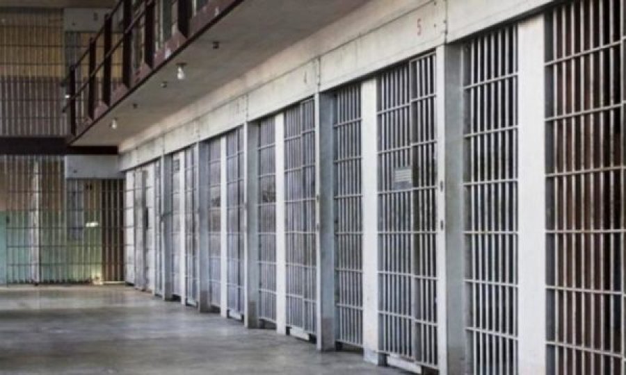 Mbi 50 raste të konfirmuara me COVID-19 në burgjet e vendit
