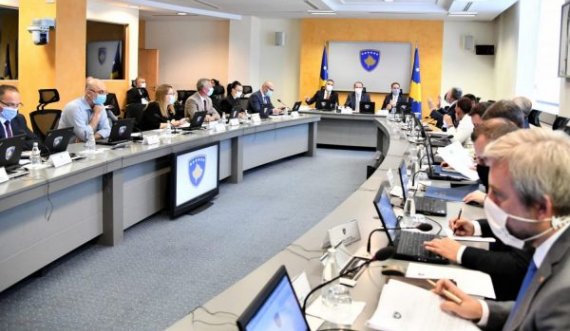 Kryeministri flet para kabinetit qeveritar për marrëveshjen e Shtëpisë së Bardhë