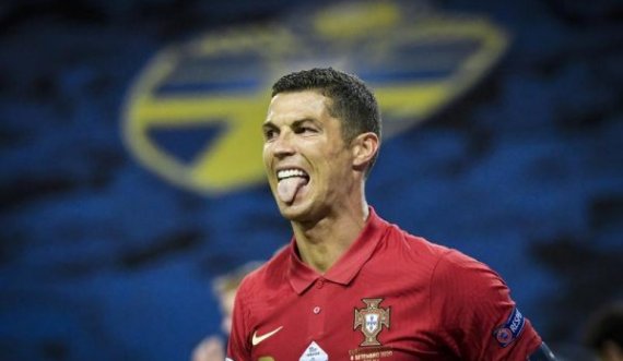 Ronaldo e mburr veten: S’kam çfarë të dëshmoj, karriera ime flet vetë 