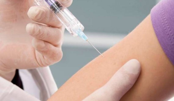 Rusia nis fushatën e vaksinimit të popullatës, këto kategori do të vaksinohen të parët