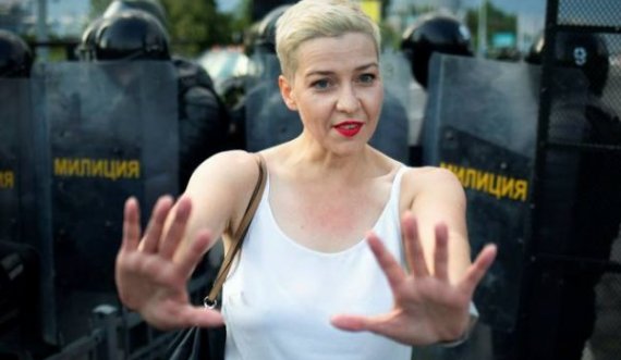 Kolesnikova grisi pasaportën në kufi për të shmangur dëbimin me forcë në Ukrainë