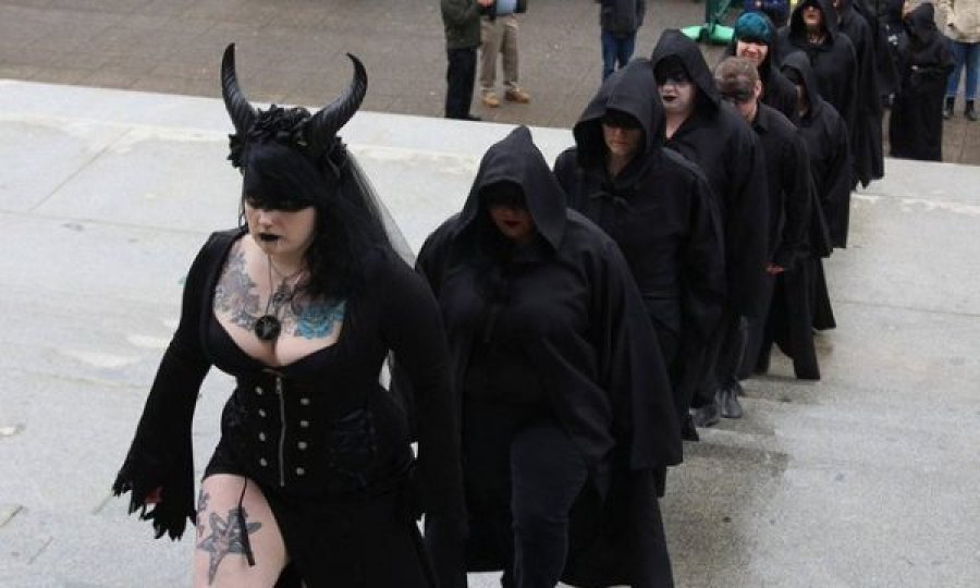 “Kalorësit e Djallit”, “Trendafili i Zi” — Serbia në alarm, pushtetohet nga sektet satanike