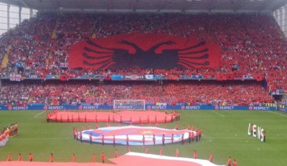 Tifozat “Kuq e Zi” tash presin edhe bashkimin e ligave në futboll dhe një Kombëtare