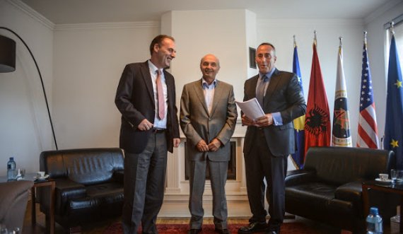 Tensionet e ditëve të fundit në koalicion – takohen Mustafa, Haradinaj e Limaj