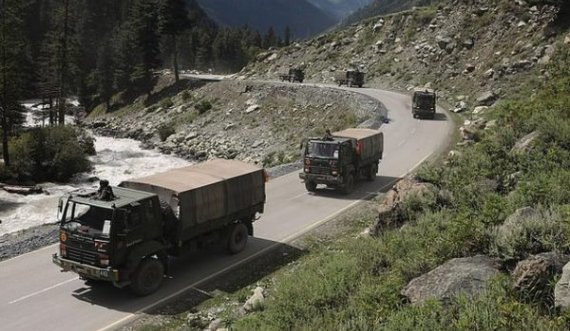 Tensionet arrijnë kulmin, shkëmbim zjarri mes ushtrive të dy shteteve të fuqishme