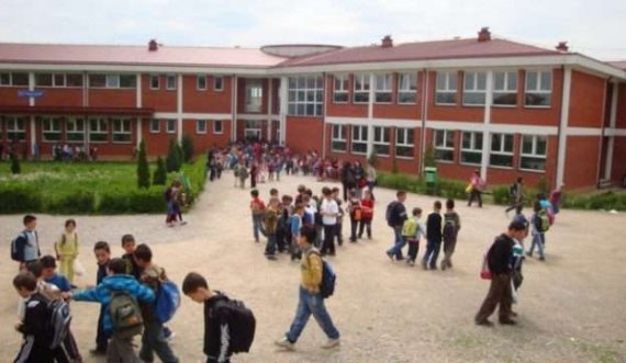 Viti i ri shkollor në Kosovë nis në dy faza 