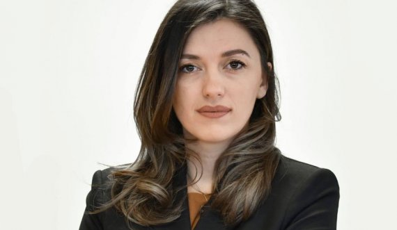 Albulena Haxhiu thotë se kryeministri Hoti po e bosnjëzon Kosovën
