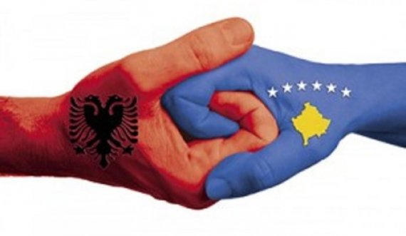 Shqiptarë, dukuni shqiptarë se në politikë gjithmonë fiton më i forti!