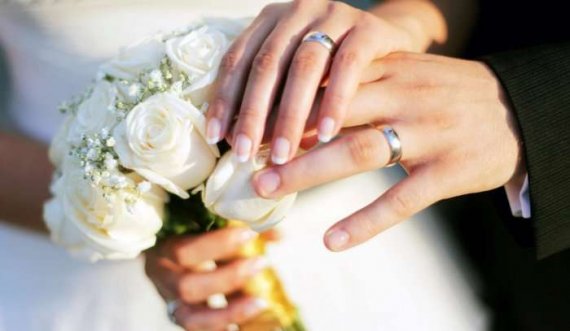 Ky shtet ofron një shpërblim të madh për meshkujt që martohen me vajzat e tyre