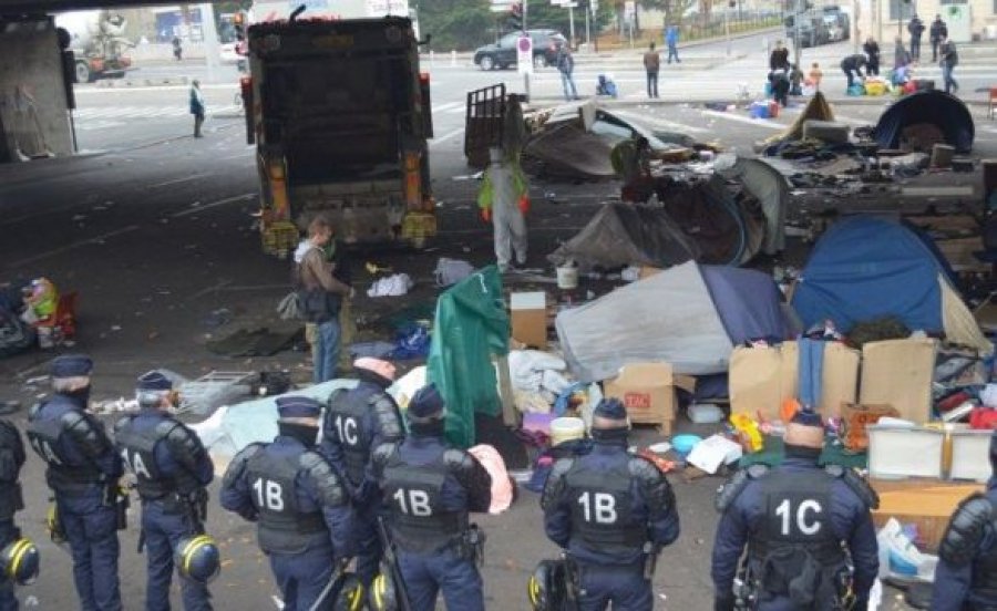 Jetuan disa muaj në mjerim, Strasburgu vendos për azilkërkuesit kosovarë në Francë që qëndruan nëpër tenda