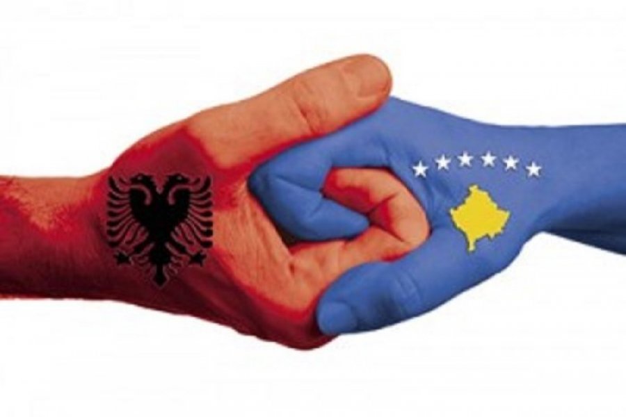 Shqiptarë, dukuni shqiptarë se në politikë gjithmonë fiton më i forti!