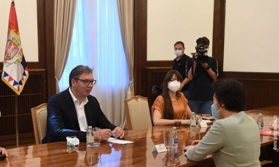 Marrëveshja për 5G në Shtëpi të Bardhë, ambasadorja kineze i shkon në zyre Vuçiqit për t’i kërkuar shpjegime