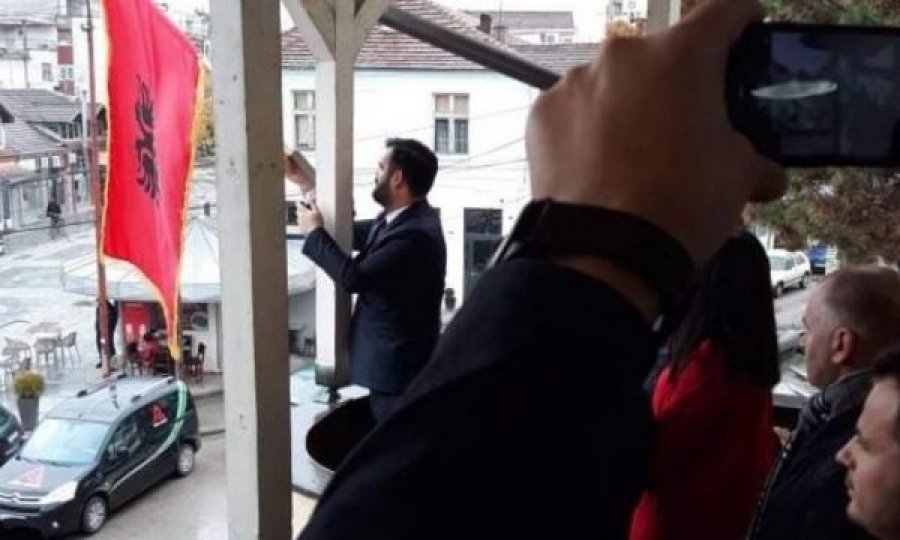 Përdori flamurin kuqezi, padi ndaj Ragmi Mustafës në Bujanoc