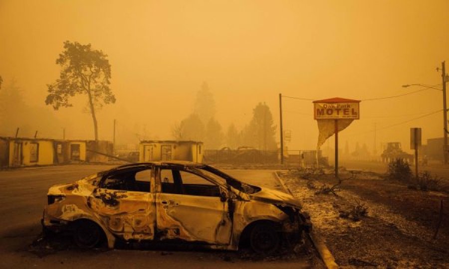 Së paku 23 të vdekur e dhjetëra të zhdukur nga zjarret në perëndim të ShBA-së 