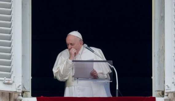 Kardinali del pozitiv në testin për koronavirus, Papa Françesku nën vëzhgim