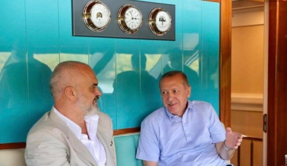 Edi Rama i shkon në rezidencën verore Erdoganit: Me mikun e çmuar, ja çfarë biseduan