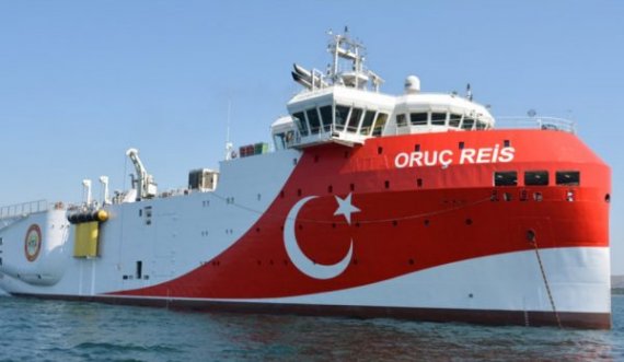 Turqia zhgënjen Greqinë: Anijen e larguam për mirëmbajtje e furnizim, s’e ndërrojmë politikën