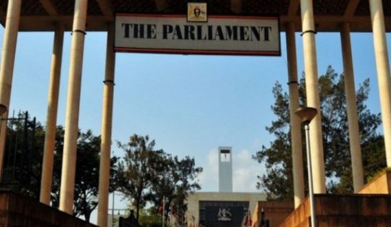 Ugandë: Dërgon kokën e prerë të fëmijës para parlamentit