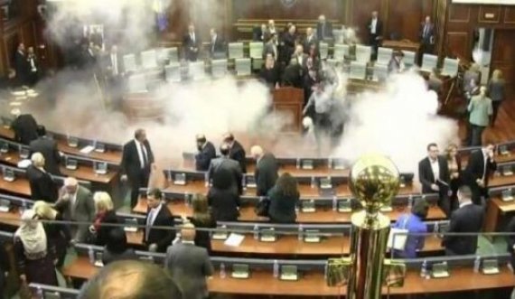 Dështon të nis gjykimi ndaj deputetëve dhe ish-deputetëve për posedimin e gazit lotsjellës në Kuvend