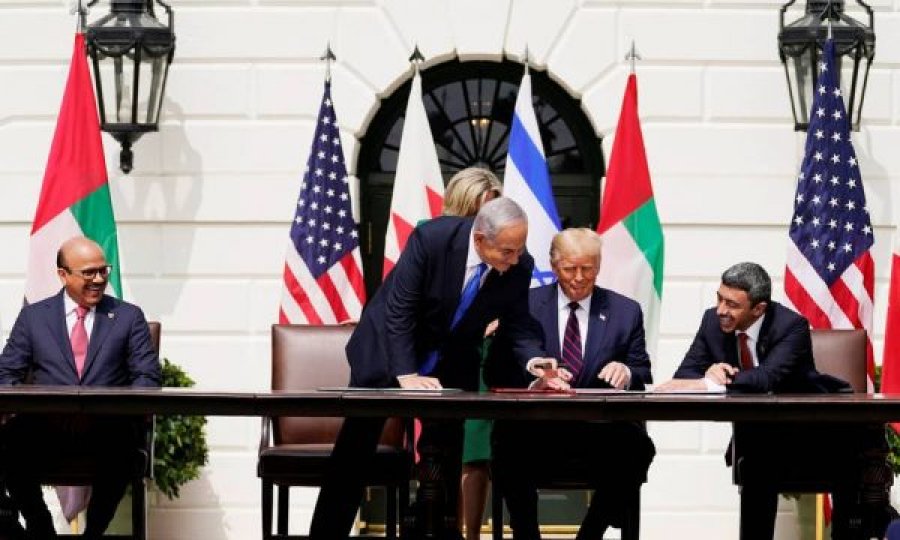 Nënshkruhen marrëveshjet e normalizimit të marrëdhënieve Izrael-Emirate-Bahrejn
