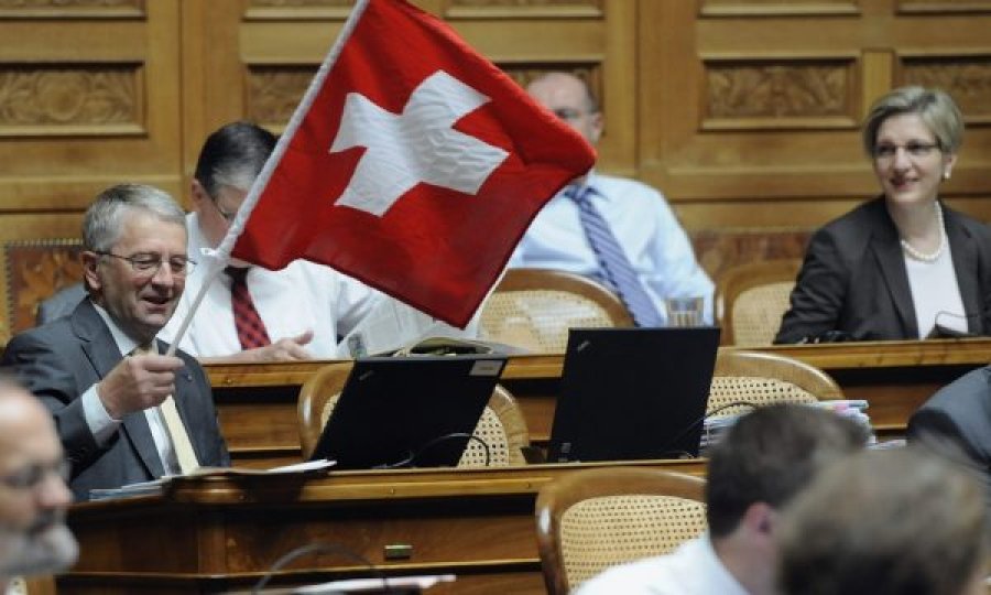Zvicër: Parlamenti miraton rritjen e buxhetit për ndihma