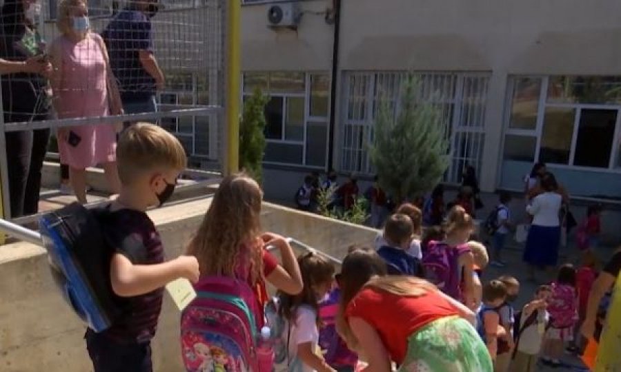 Mësimi në kohë pandemie, nxënësit të kujdesshëm por jo edhe prindërit