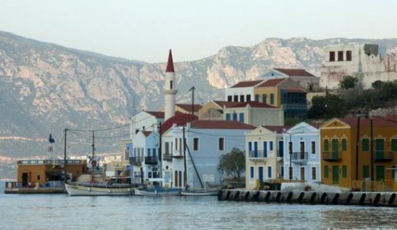 Ky është ishulli në qendër të konfliktit Turqi – Greqi