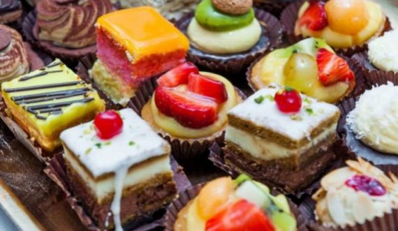 Konsumimi i ëmbëlsirave lë shenja në trurin tuaj