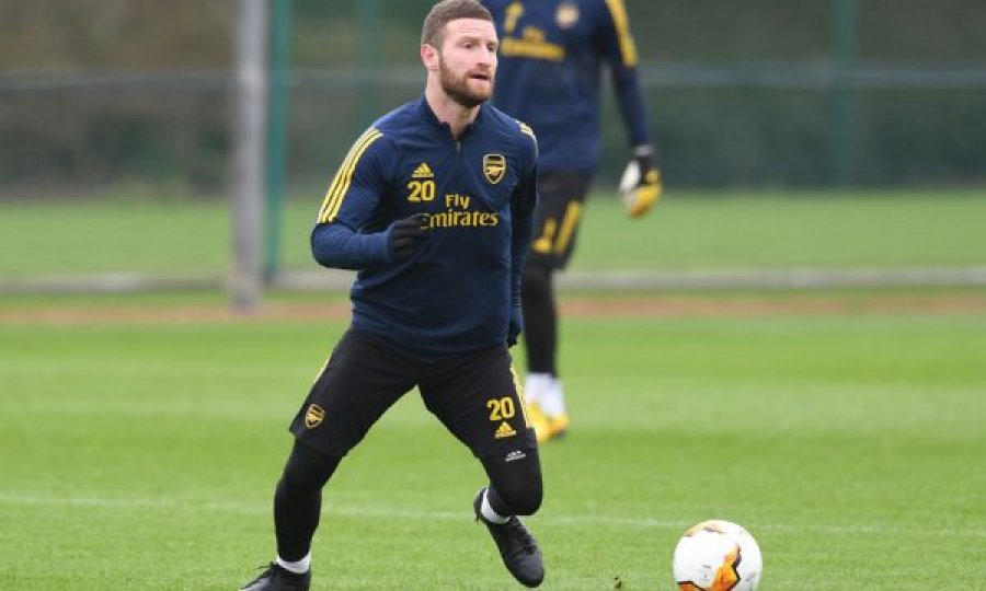 Mustafi lirohet nga Arsenali, kërkon klub të ri