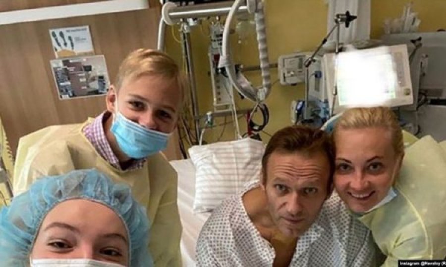 Pasi publikoi foton nga spitali ku u shfaq i tjetërsuar, kritiku i Putinit merr vendimin e papritur