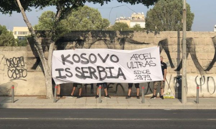  Provokojnë seriozisht tifozët e APOEL-it: “Kosova është Serbi” 