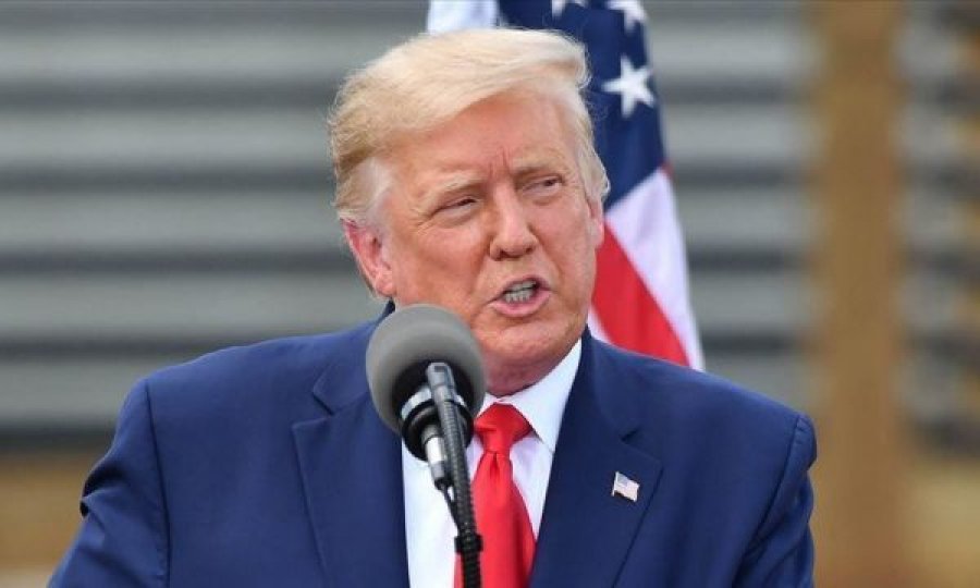 Trump iu flet udhëheqësve botërorë për marrëveshjen Kosovë-Serbi