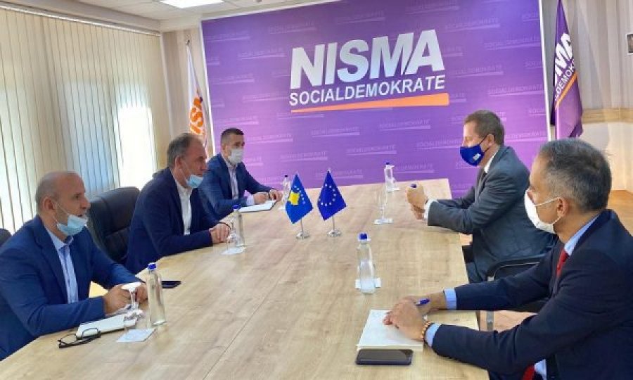  Limaj takon shefin e Zyrës së BE-së në Kosovë, kërkon liberalizimin e vizave 