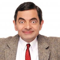Historia prekëse e Mr. Bean: U refuzua nga të gjithë pasi kishte probleme në të folur, sot ka pasuri milionëshe