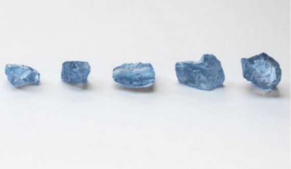 E rrallë, gjenden pesë diamante blu