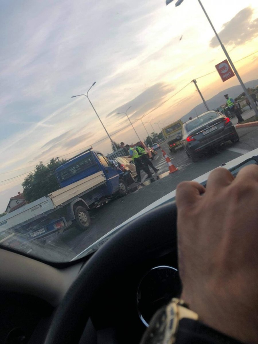 Aksident në Vragoli të Fushë Kosovës gjashtë persona të lënduar