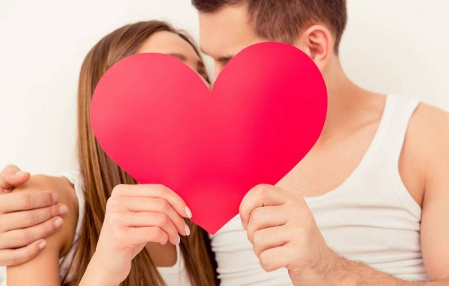 5 arsye pse duhet të jeni besnikë në dashuri